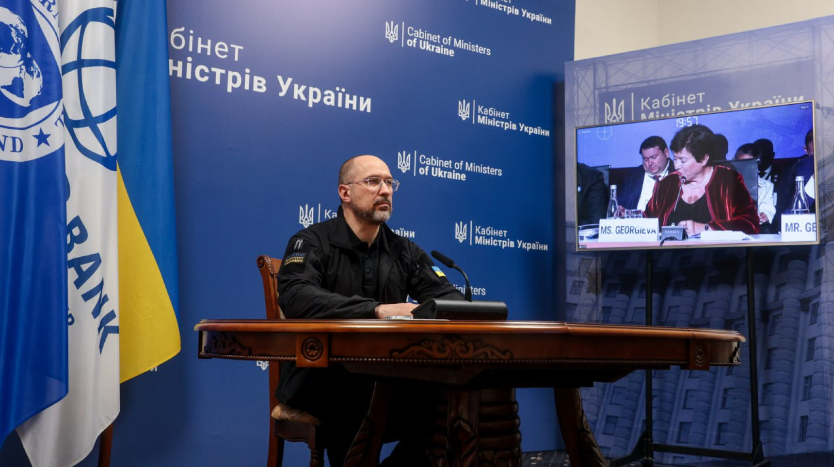 Глава уряду подякував країнам­партнерам та міжнародним фінансовим організаціям за підтримку, яка допомагає нам вистояти впродовж 19 місяців повномасштабної війни. Фото з Урядового порталу